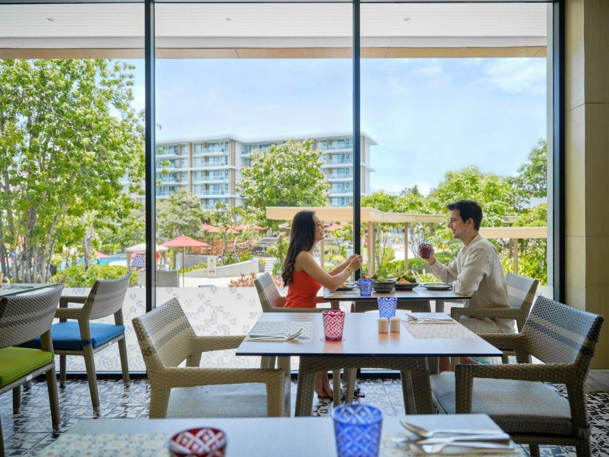 Amari Pattaya Hotel Exterior foto The Beach Club