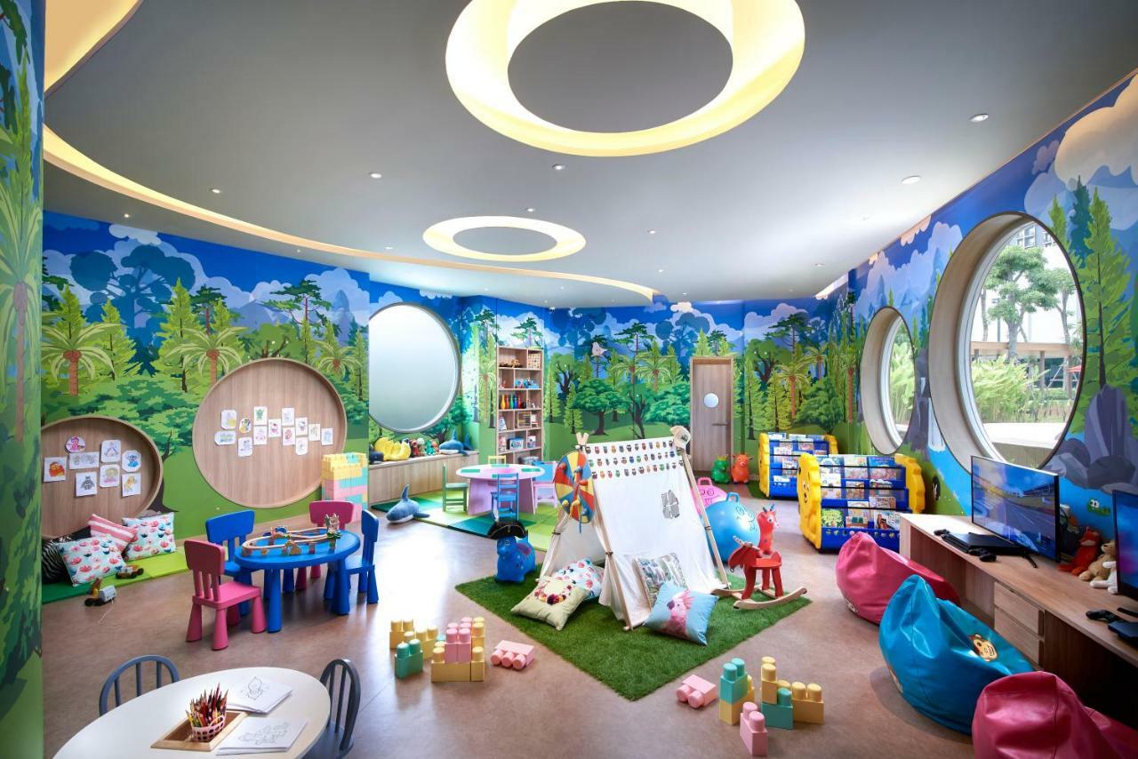 Amari Pattaya Hotel Exterior foto The Club, the hotel's children's club